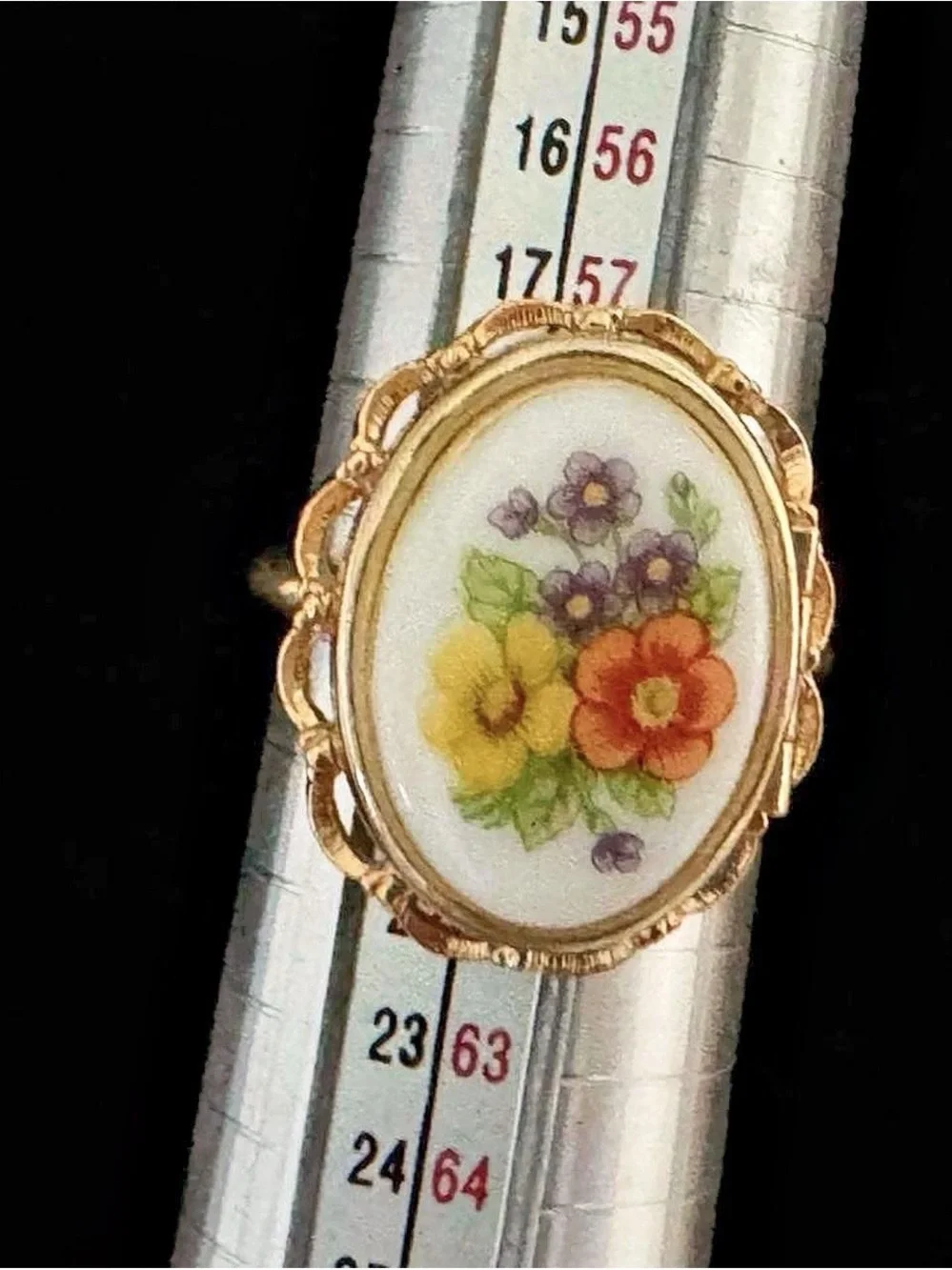 Avon vintage1970s gold